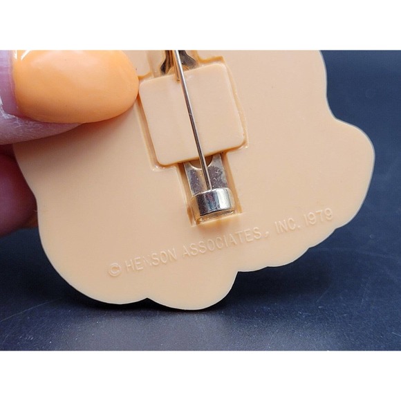 1979 Miss Piggy Pin Brooch Hallmark Plastic Vintage Collectible Muppets Henson - Picture 5 of 5